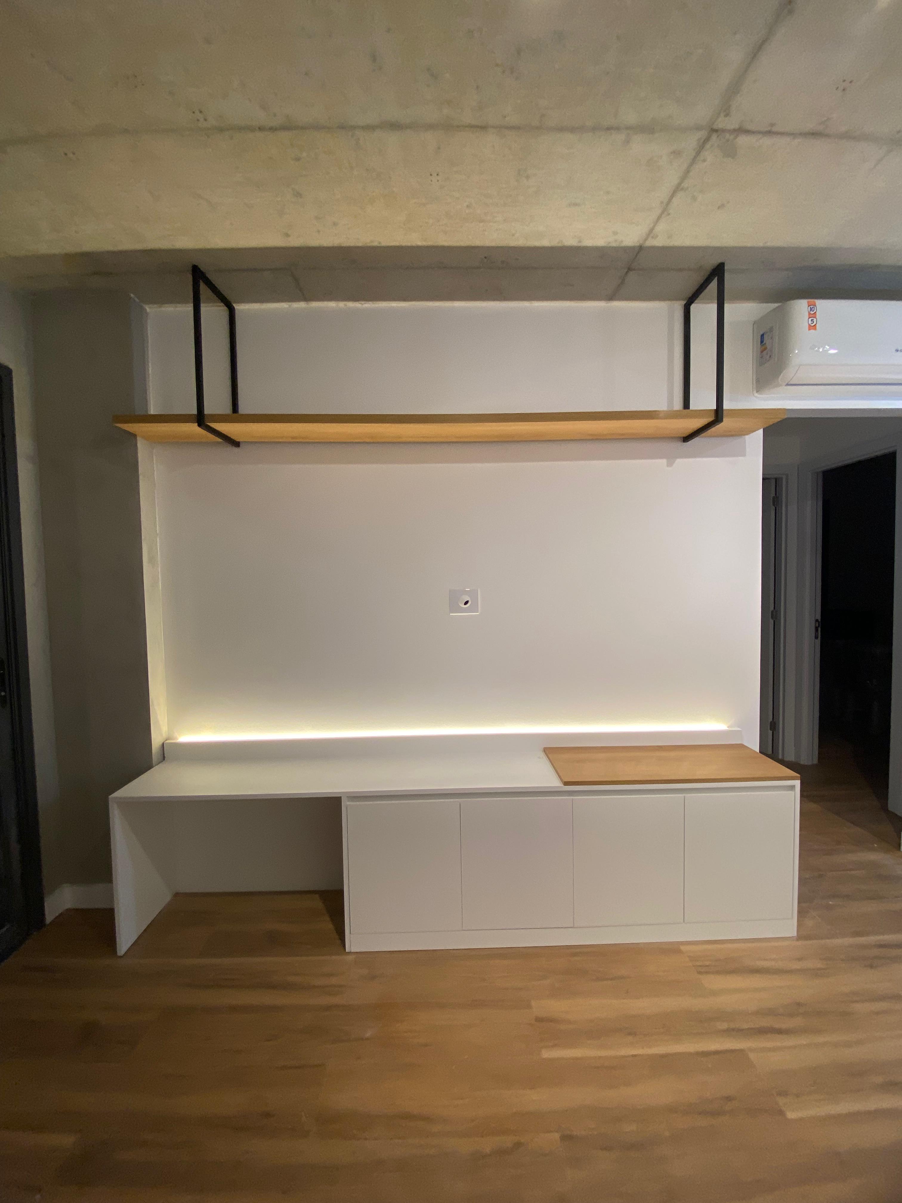 Recepção comercial — área de apoio